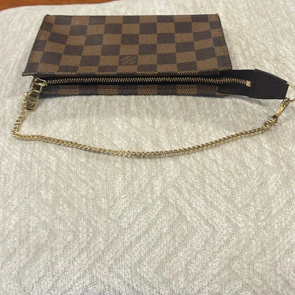 Louis Vuitton Pouchette - Picture 4 of 10